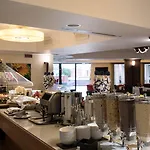 Artemis فندق تْشيفالو