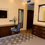 Artemis تْشيفالو