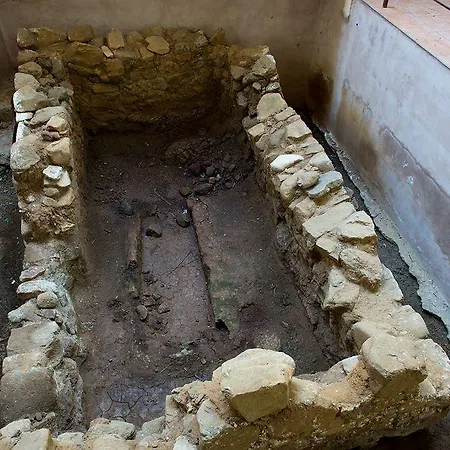 Artemis فندق تْشيفالو