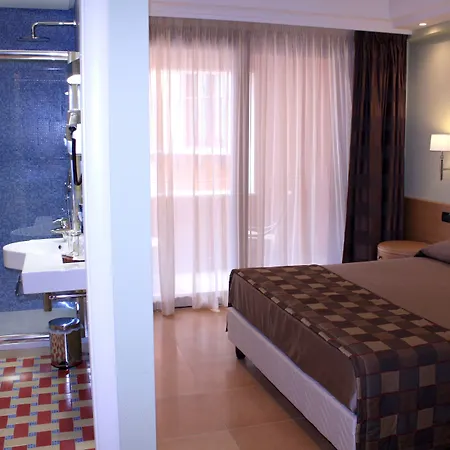 Artemis 4* تْشيفالو