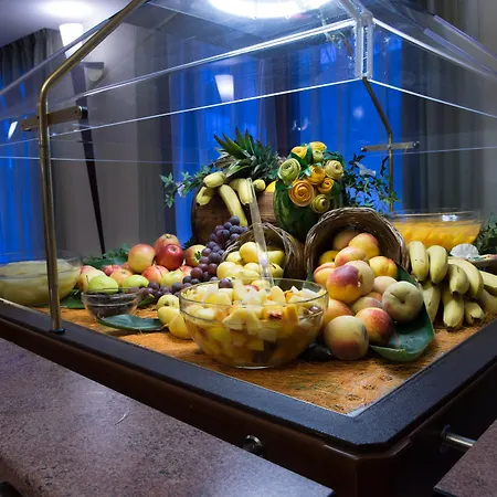 فندق Artemis تْشيفالو