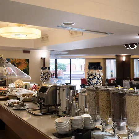 Artemis فندق تْشيفالو