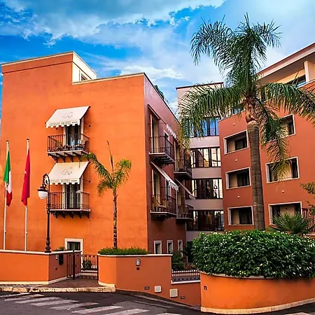 Hotel Artemis 4*
