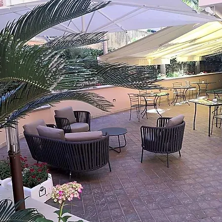 Artemis Hotel 4*