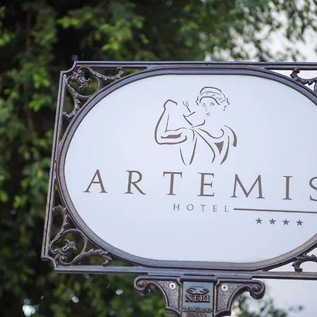 Hotel Artemis 4*
