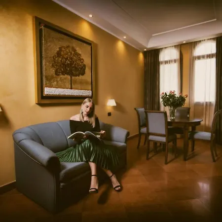 Artemis Hotel