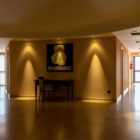 Hotel Artemis 4*