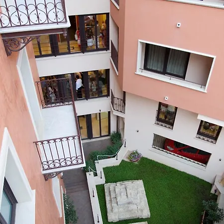 Artemis Hotel