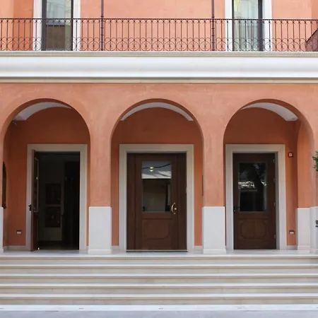 Artemis Hotel