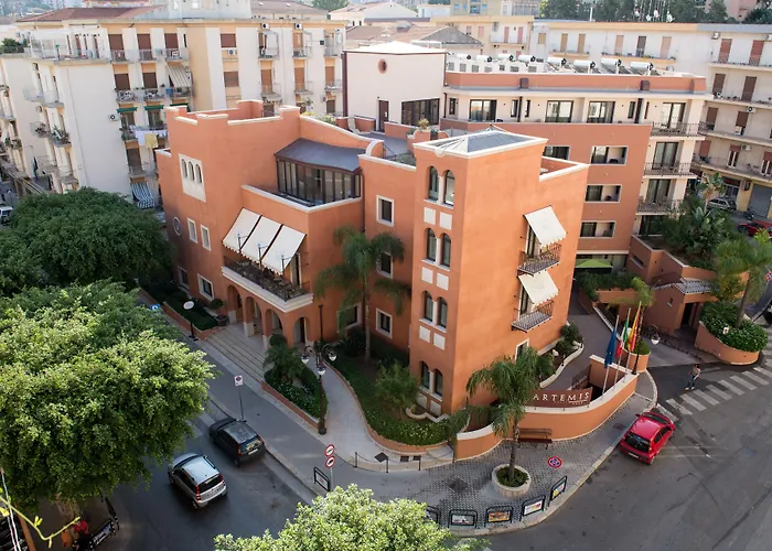 Artemis 4* تْشيفالو